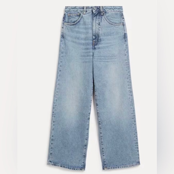 TOTEME Flare Fit Worn Blue Jeans.Straight Leg.slightly cropped.sold out